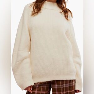Free People Sunbeam White Oversized TurtleNeck Sweater Women’s Size Large